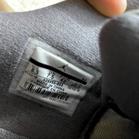 Air Jordan 11 Retro Low Cool Grey Size 8.5 - Picture 9 of 10